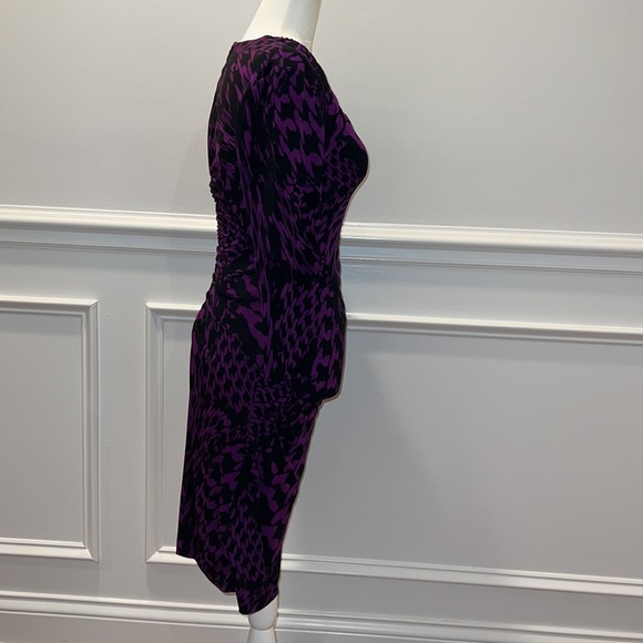 Caché Purple and Black Ruched Bodycon Long Sleeved Dress Size 6 Gold Neckline - Picture 3 of 10